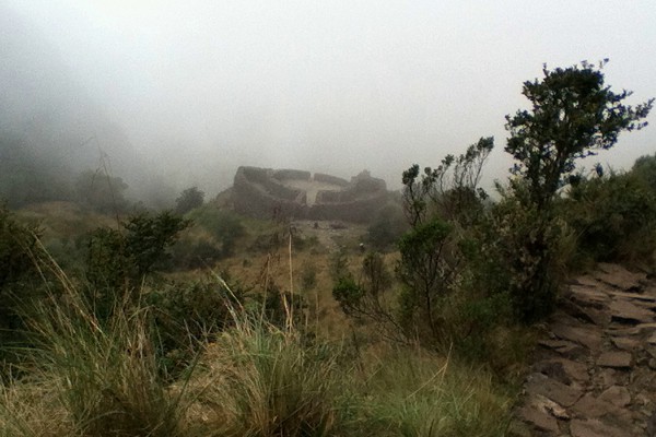 Runkurakay Ruins